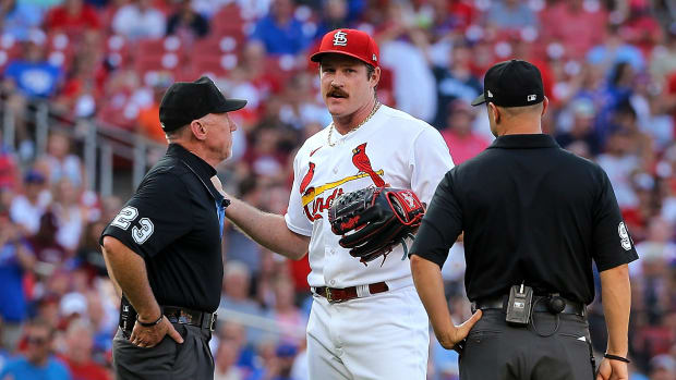 miles mikolas